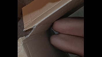 SNEAKY MASTURBATION in my clueless HOUSEMATE'S CARDBOX lol (i squirt it all inside too :))