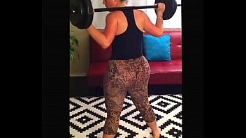 Build A Booty Workout! Y'all I'm so nerved up please forgive my awkwardness! Booty routine