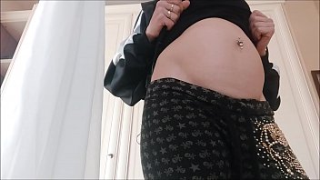 large pussy and bloated belly: im PREGNANT