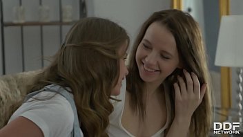 Horny Teen Couple Olivia Grace & Jacqueline Lick Their Tasty Pussies