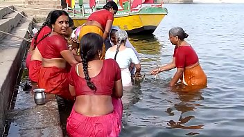 Bathing with clothes on in India - no nudity