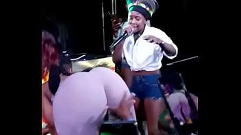 Biggest Teen African Ass dancing