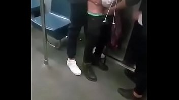 Follanto en el metro de la ciudad de mex