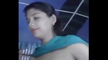 Desi Cute Babe Showing small tits