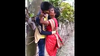 Indian Aunty caught kissing in park - 20 sec   xvideos.com d28b9e91ad6f1a91