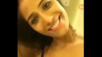 Poonam Pandey shows her nipple on Instagram live video.MP4