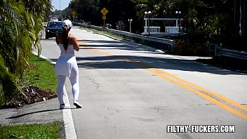 Latina Slut Offers To Fuck The Cop To Not Get Busted