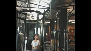 Hoang Lan Phuong with her thic pussy at gym