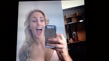 Charlotte Flair le dedico una paja