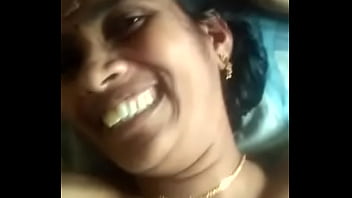 Married Mallu aunty having fun with lover